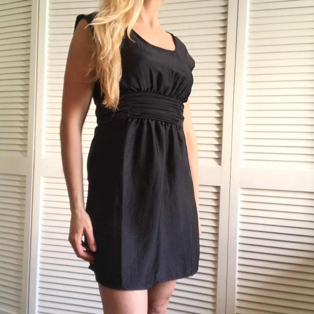 H&M Throw-on Black Dress